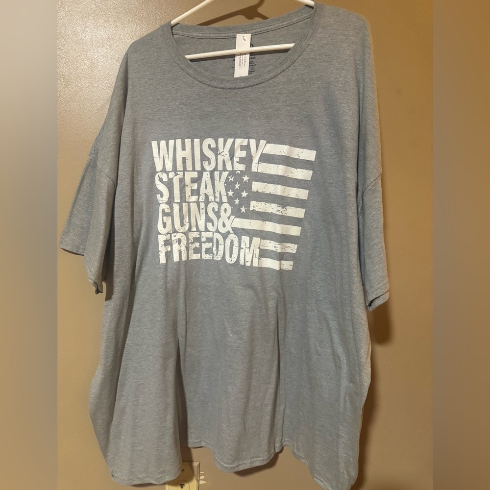 NWT Men’s 4x Athletic Tee